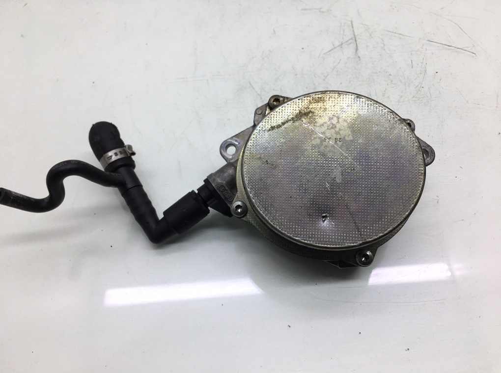 Насос вакуумный бу для Audi Q7 1 3.0 TDi, 2006 г. Насос вакуумный бу для Audi Q7 1 3.0 TDi, 2006 г.