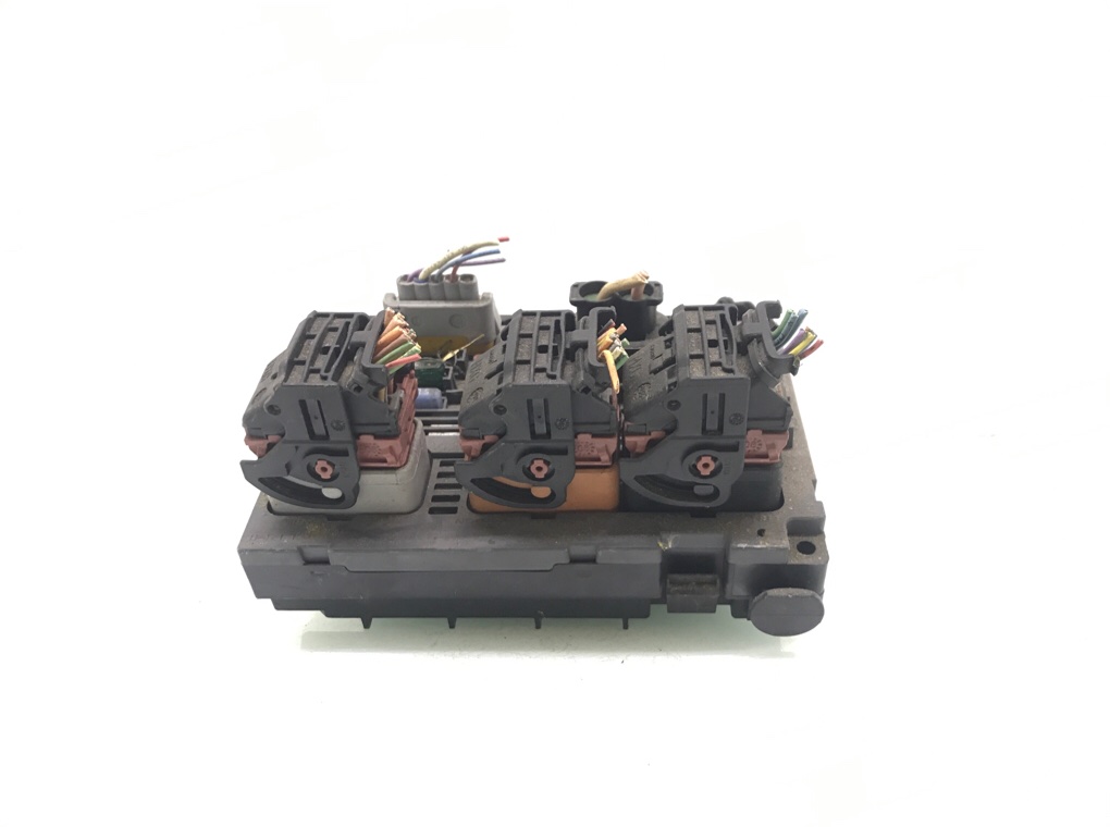 Блок предохранителей бу для Peugeot 308 T7 1.6 HDi,  2008 г.