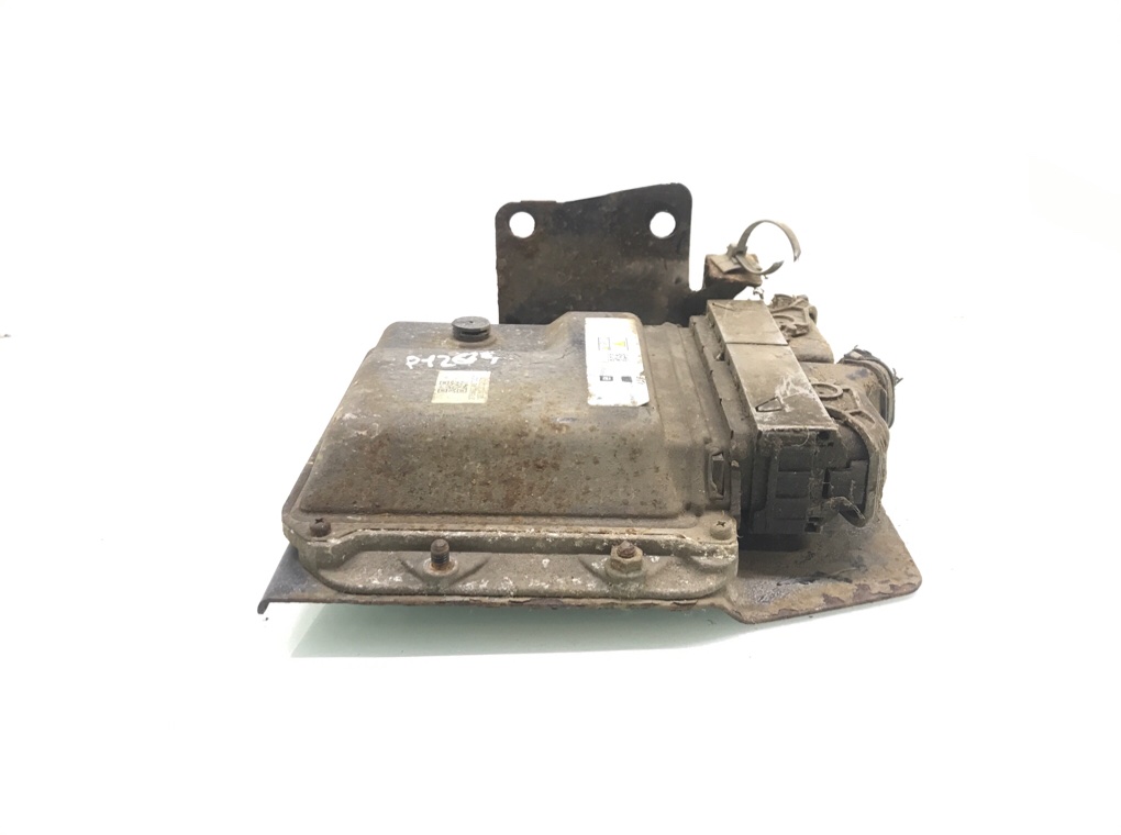 Блок управления двигателем бу для Opel Zafira B 1.7 CDTi,  2012 г.