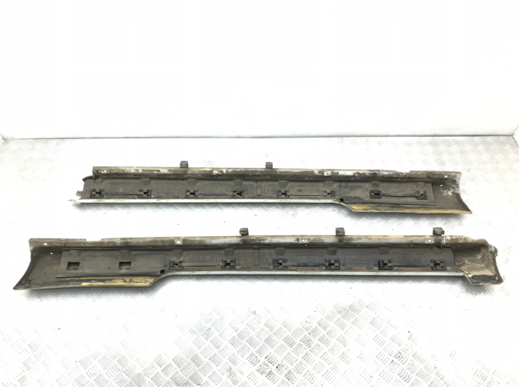 Накладка на порог бу для Opel Corsa D 1.4 i, 2009 г. Накладка на порог бу для Opel Corsa D 1.4 i, 2009 г.