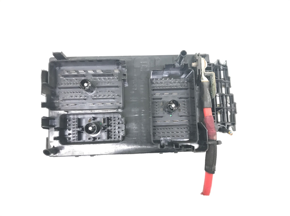 Блок предохранителей бу для Opel Zafira C 2.0 CDTi, 2013 г. Блок предохранителей бу для Opel Zafira C 2.0 CDTi, 2013 г.