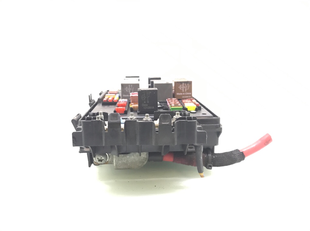 Блок предохранителей бу для Opel Zafira C 2.0 CDTi, 2013 г. Блок предохранителей бу для Opel Zafira C 2.0 CDTi, 2013 г.