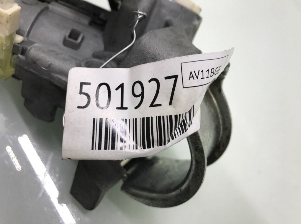 Замок зажигания бу для Toyota Auris 1 1.6 i,  2011 г.