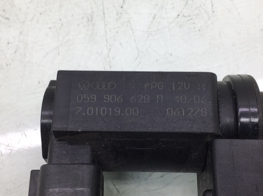 Клапан электромагнитный бу для Audi Q7 1 3.0 TDi,  2006 г.