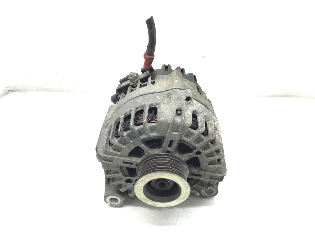 Генератор бу для BMW 1 E87/E81/E82/E88 2.0 TD, 2010 г.