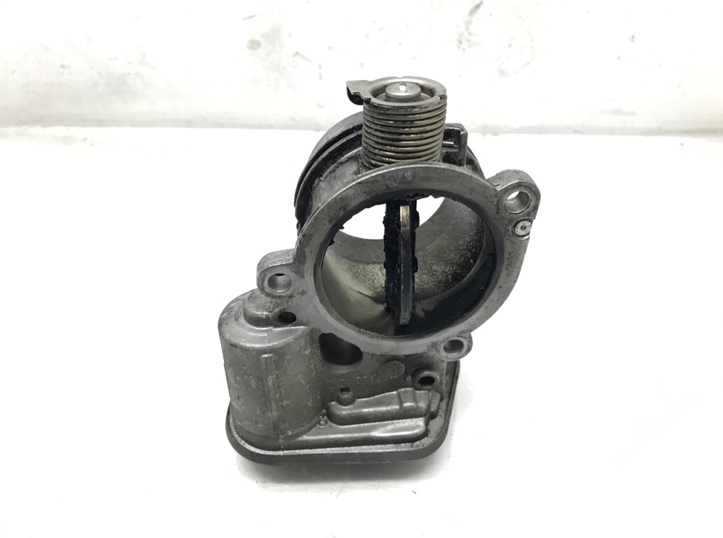 Заслонка дроссельная бу для BMW 1 E87/E81/E82/E88 2.0 TD, 2010 г. Заслонка дроссельная бу для BMW 1 E87/E81/E82/E88 2.0 TD, 2010 г.