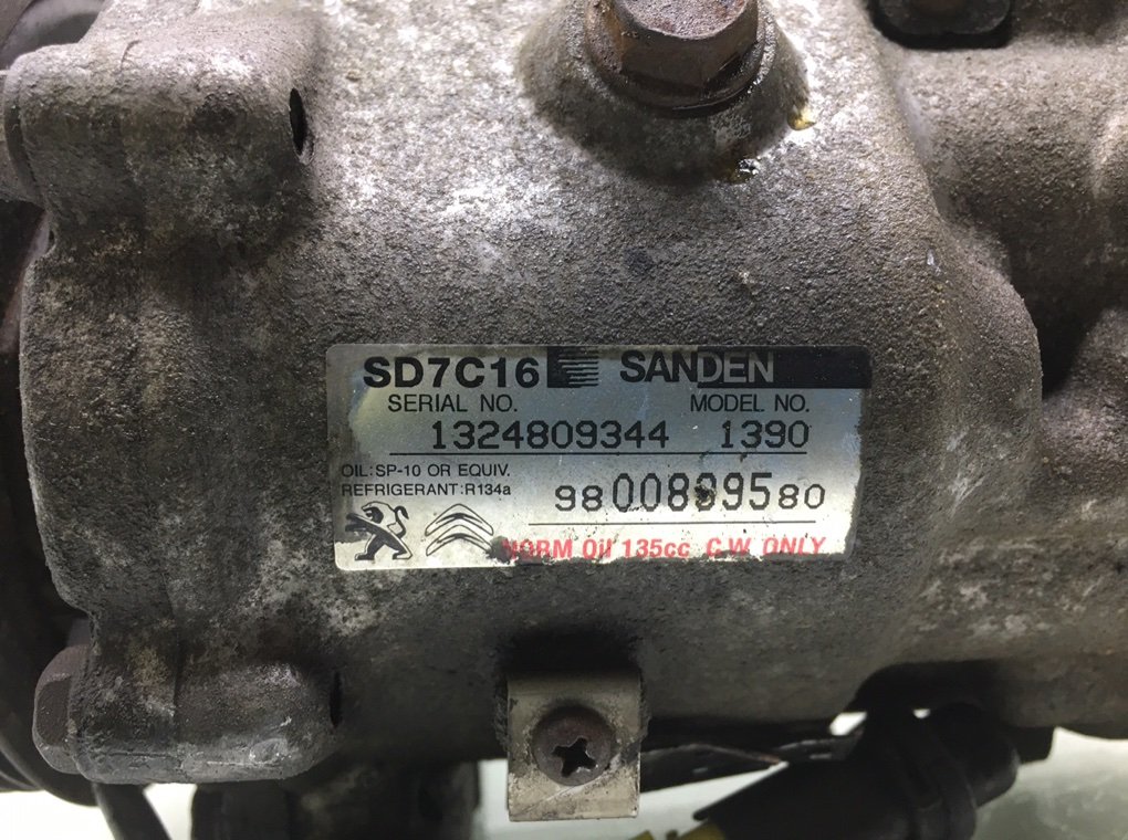 Компрессор кондиционера бу для Peugeot 3008  1.6 HDi,  2014 г.