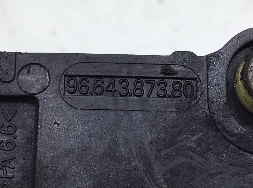 Датчик коленвала бу для Peugeot 3008  1.6 HDi,  2014 г.