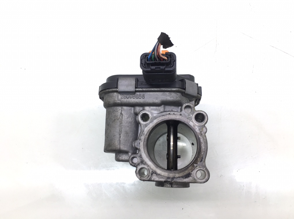 Заслонка дроссельная бу для Peugeot 3008  1.6 HDi,  2014 г.