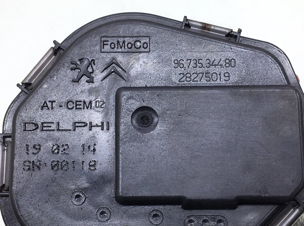 Заслонка дроссельная бу для Peugeot 3008  1.6 HDi,  2014 г.