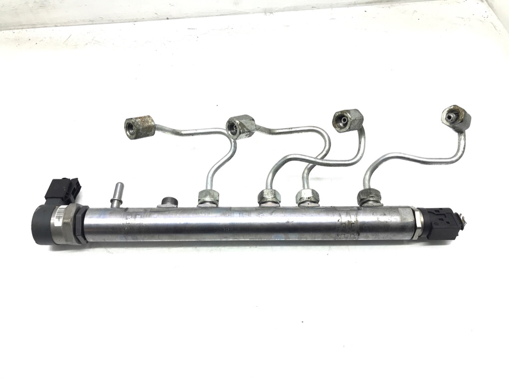 Топливная рампа бу для BMW 1 E87/E81/E82/E88 2.0 TD, 2010 г. Топливная рампа бу для BMW 1 E87/E81/E82/E88 2.0 TD, 2010 г.