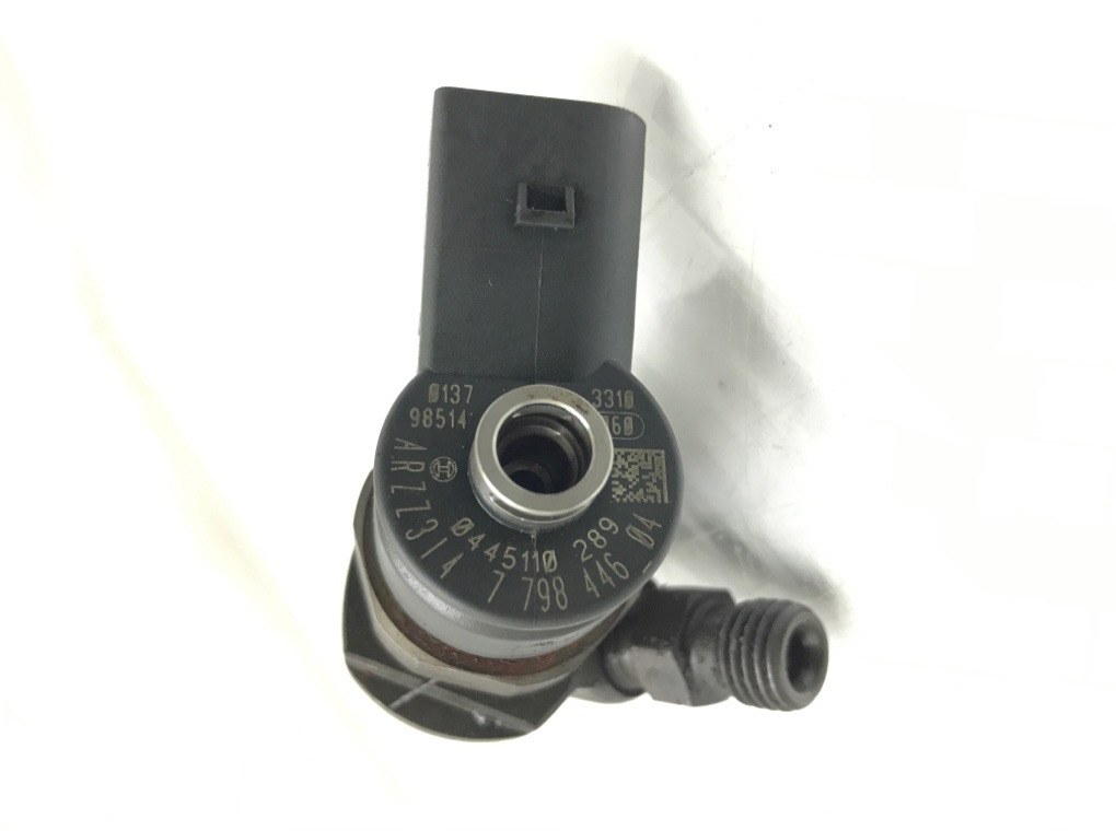 Форсунка бу для BMW 3 E90/E91/E92/E93 2.0 TD,  2009 г.