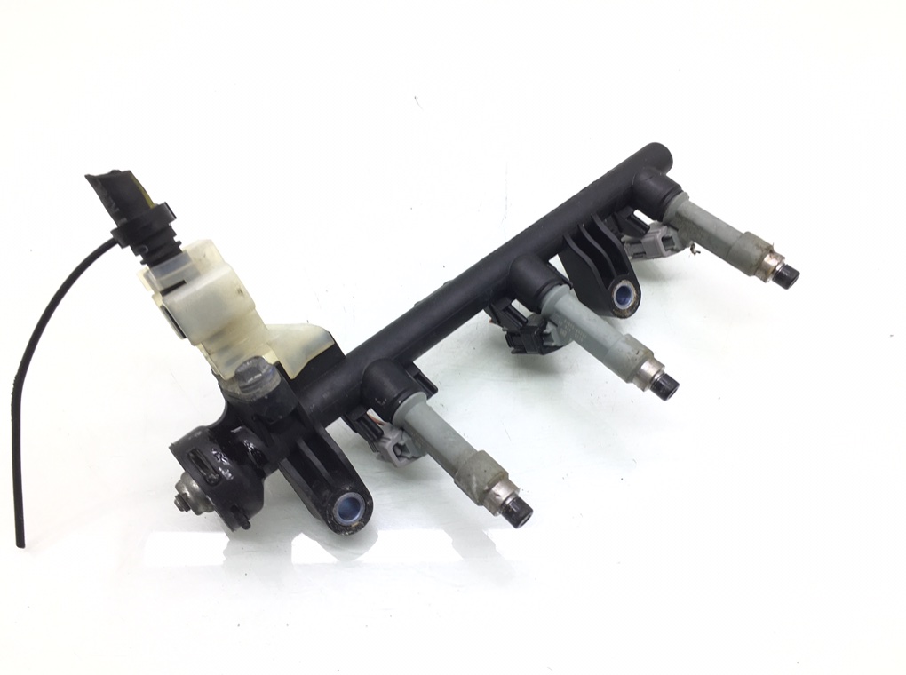 Топливная рампа бу для Peugeot 107  1.0 i,  2006 г.