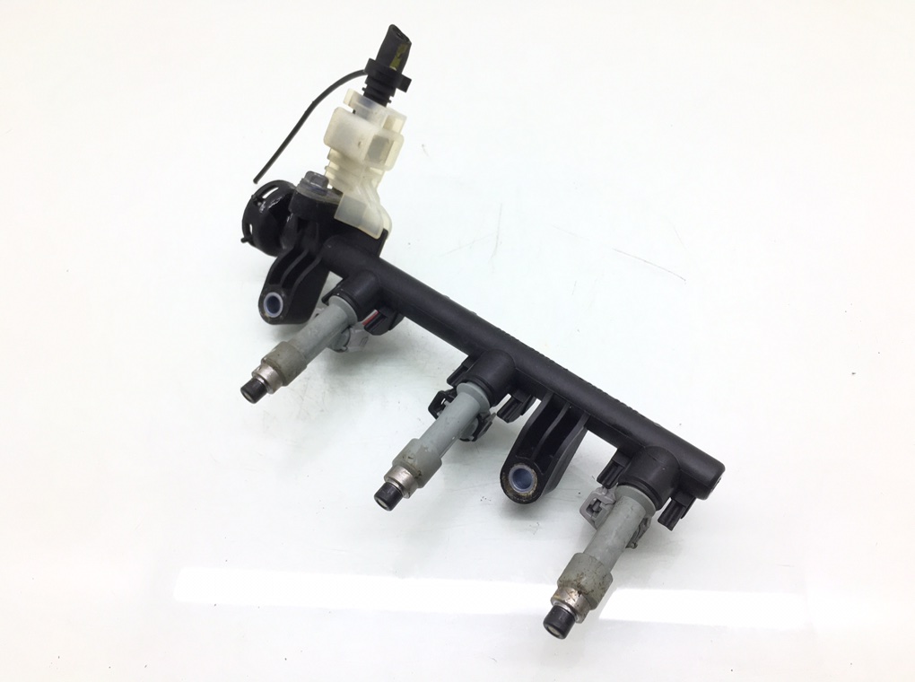 Топливная рампа бу для Peugeot 107  1.0 i,  2006 г.