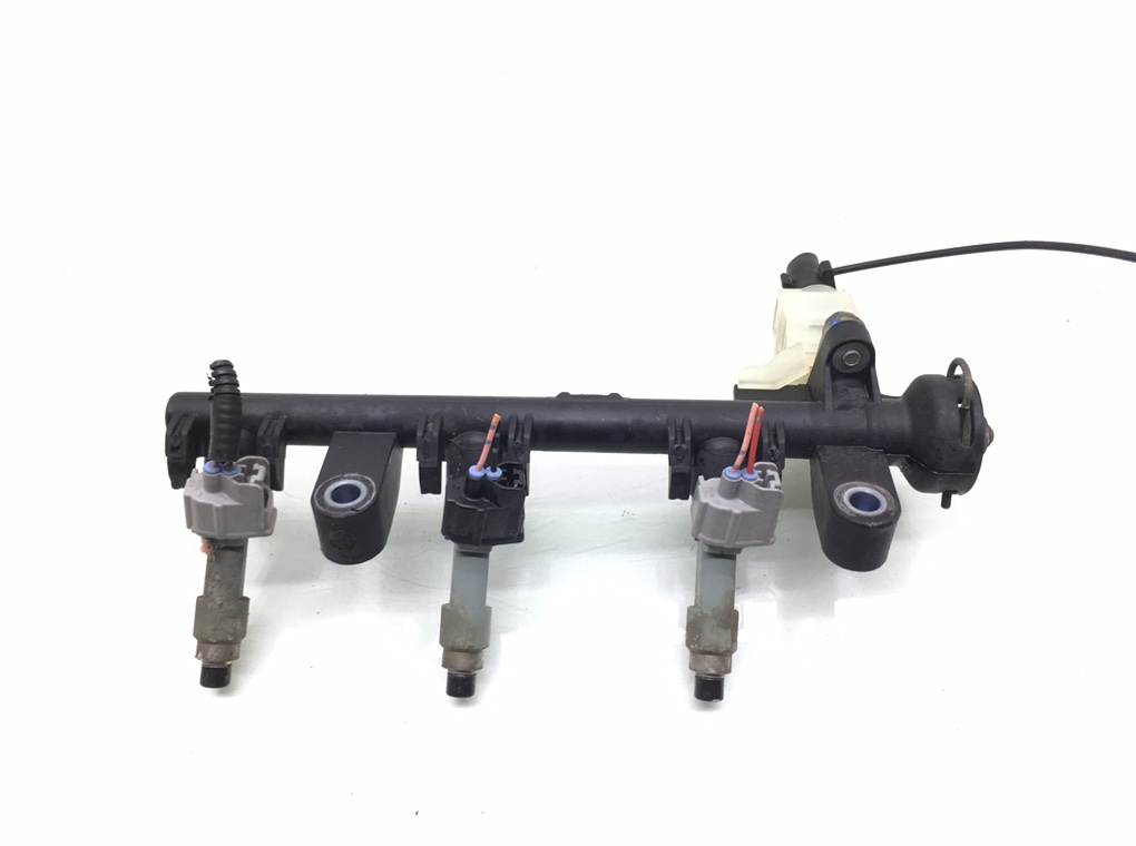 Топливная рампа бу для Peugeot 107  1.0 i,  2006 г.