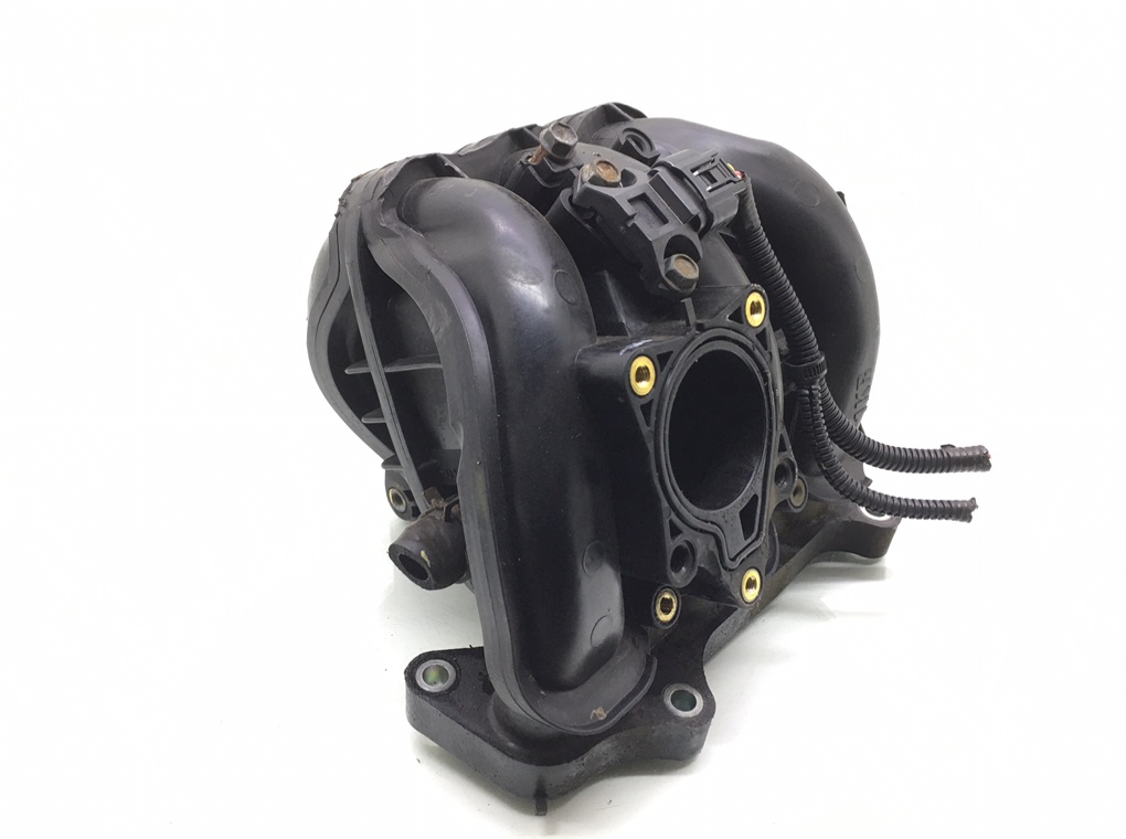 Коллектор впускной бу для Peugeot 107  1.0 i,  2006 г.