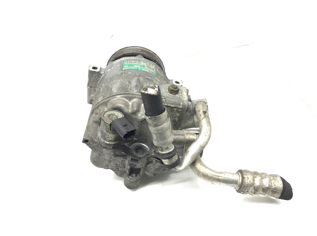 Компрессор кондиционера бу для Volkswagen Golf 5 1.9 TDi, 2004 г. Компрессор кондиционера бу для Volkswagen Golf 5 1.9 TDi, 2004 г.