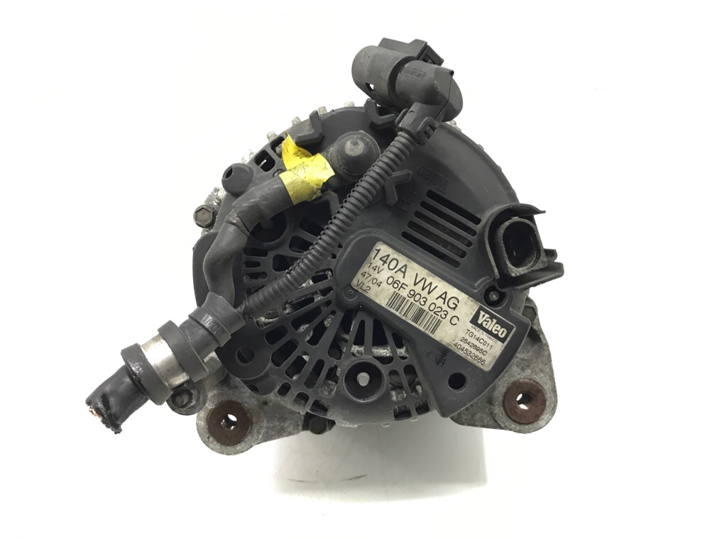 Генератор бу для Volkswagen Golf 5 1.9 TDi, 2004 г. Генератор бу для Volkswagen Golf 5 1.9 TDi, 2004 г.