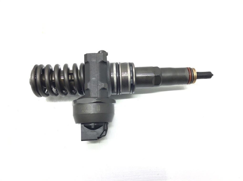 Форсунка бу для Volkswagen Golf 5 1.9 TDi, 2004 г. Форсунка бу для Volkswagen Golf 5 1.9 TDi, 2004 г.