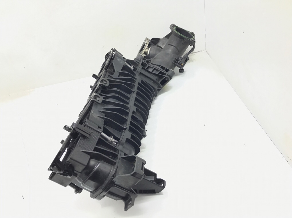 Коллектор впускной бу для BMW 1 F20/F21 2.0 TD,  2013 г.