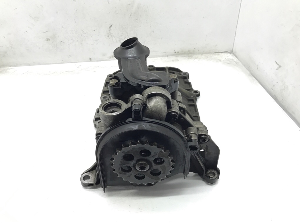 Насос масляный бу для BMW 1 F20/F21 2.0 TD,  2013 г.