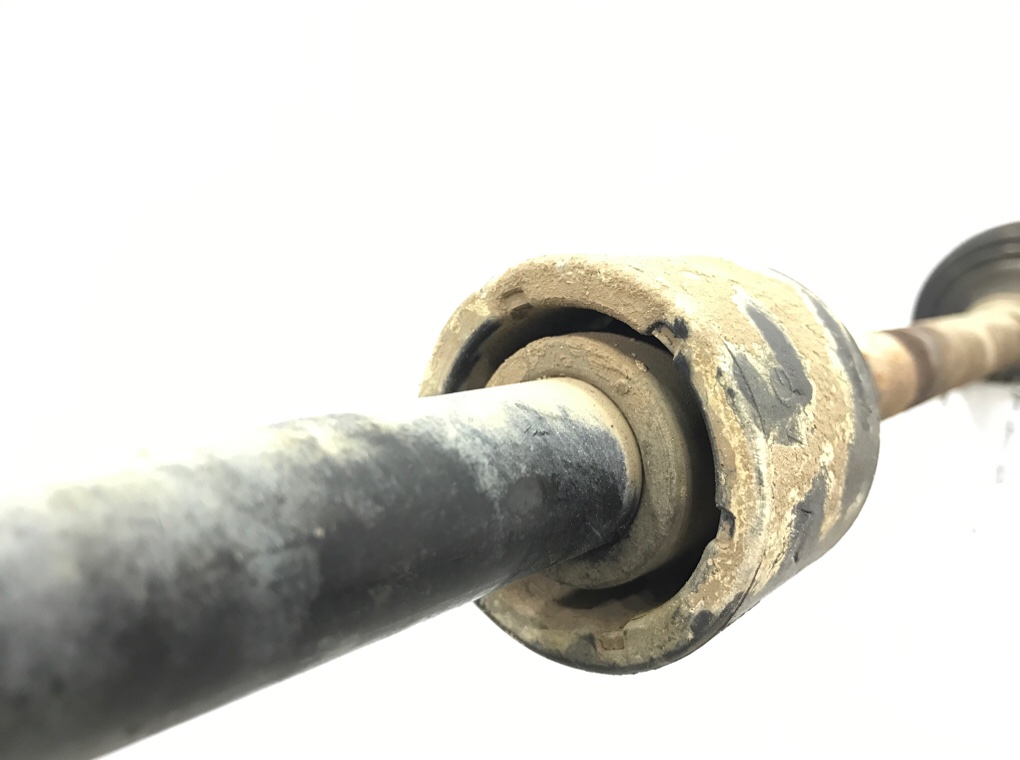 Полуось передняя правая (приводной вал, ШРУС) бу для Skoda Karoq 1.5 Ti, 2019 г. Полуось передняя правая (приводной вал, ШРУС) бу для Skoda Karoq 1.5 Ti, 2019 г.