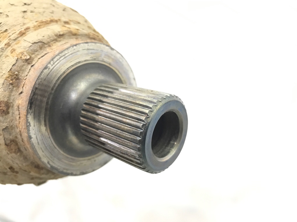 Полуось передняя правая (приводной вал, ШРУС) бу для Skoda Karoq 1.5 Ti, 2019 г. Полуось передняя правая (приводной вал, ШРУС) бу для Skoda Karoq 1.5 Ti, 2019 г.