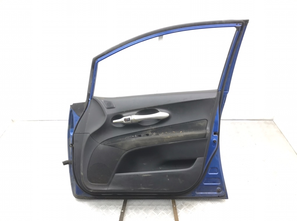 Дверь передняя правая бу для Toyota Auris 1 1.6 i,  2011 г.