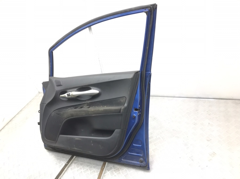 Дверь передняя правая бу для Toyota Auris 1 1.6 i,  2011 г.