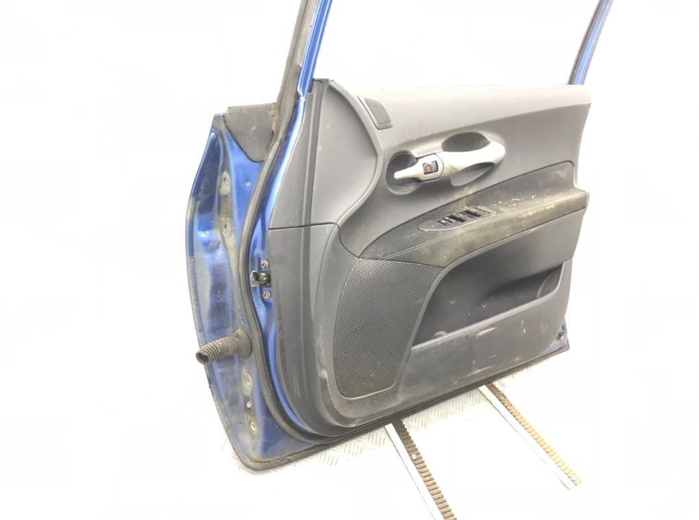 Дверь передняя правая бу для Toyota Auris 1 1.6 i,  2011 г.