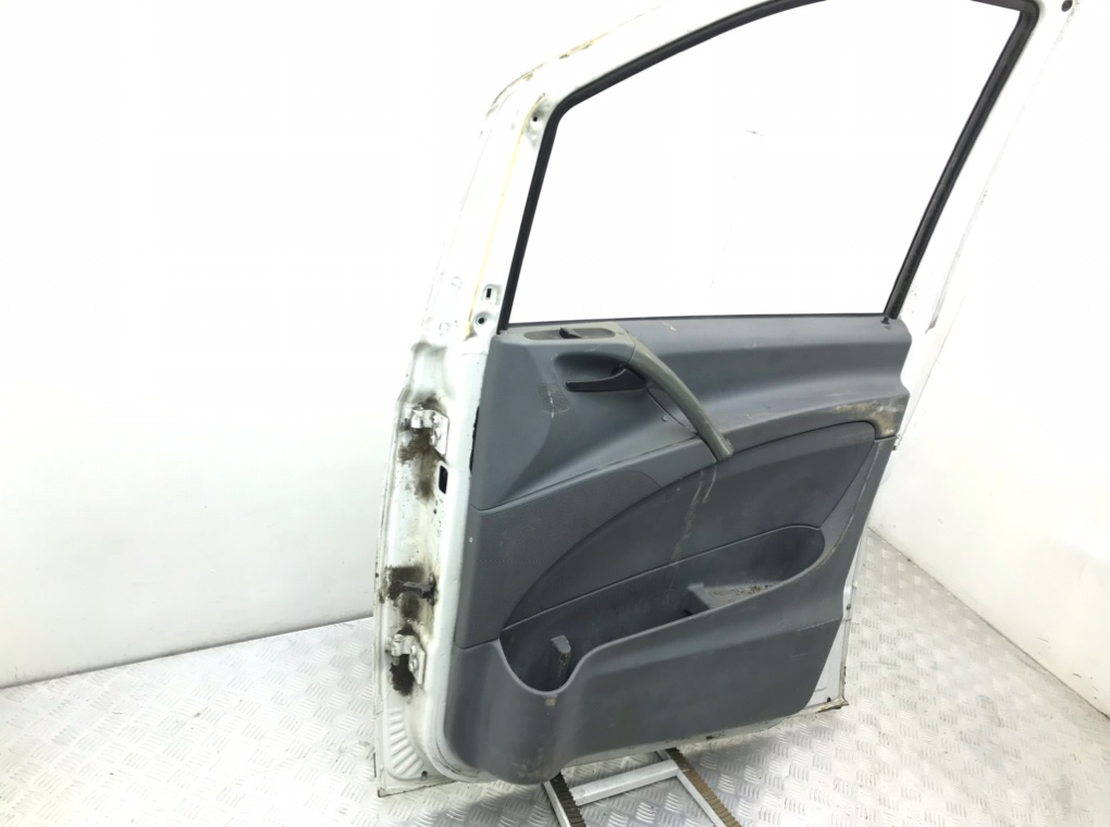 Дверь передняя правая бу для Mercedes Vito W639 2.2 CDi,  2004 г.