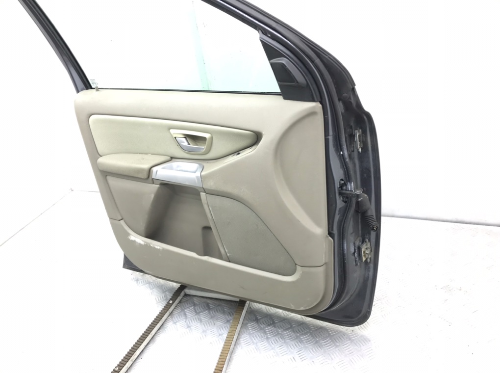 Дверь передняя левая бу для Volvo XC90 2.4 D5, 2004 г. Дверь передняя левая бу для Volvo XC90 2.4 D5, 2004 г.