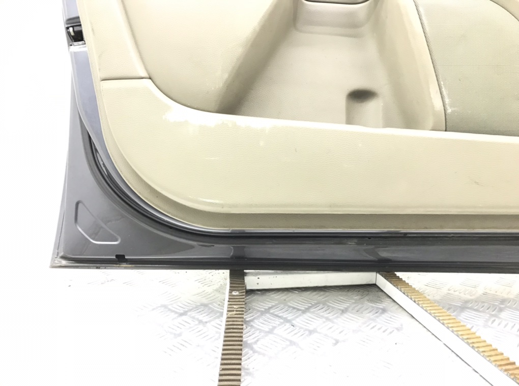 Дверь передняя левая бу для Volvo XC90 2.4 D5, 2004 г. Дверь передняя левая бу для Volvo XC90 2.4 D5, 2004 г.