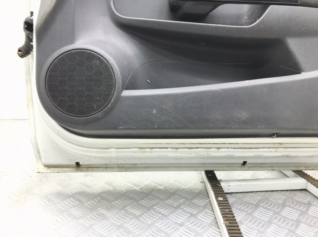 Дверь передняя правая бу для Opel Corsa D 1.2 i,  2010 г.