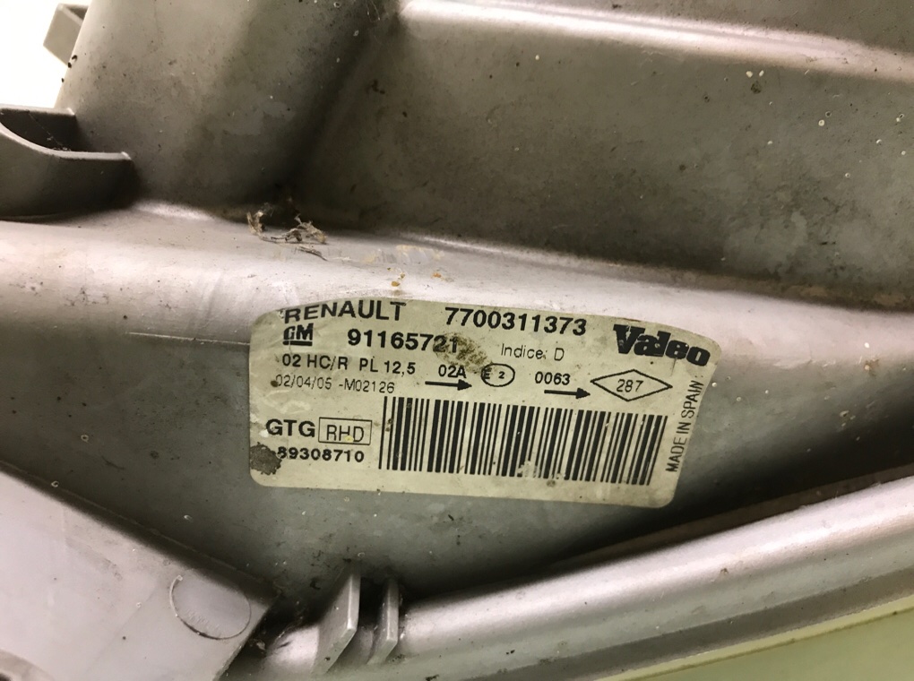 Фара левая бу для Opel Vivaro 1 1.9 DCi, 2005 г. Фара левая бу для Opel Vivaro 1 1.9 DCi, 2005 г.