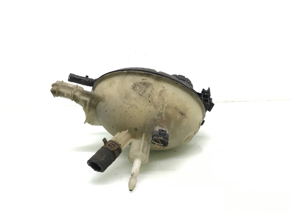 Бачок расширительный бу для Mercedes C W204 2.2 CDi, 2009 г. Бачок расширительный бу для Mercedes C W204 2.2 CDi, 2009 г.