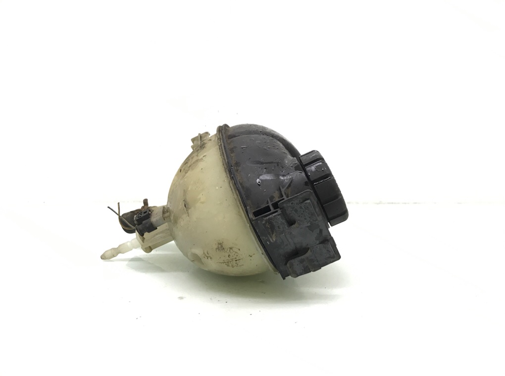 Бачок расширительный бу для Mercedes C W204 2.2 CDi, 2009 г. Бачок расширительный бу для Mercedes C W204 2.2 CDi, 2009 г.