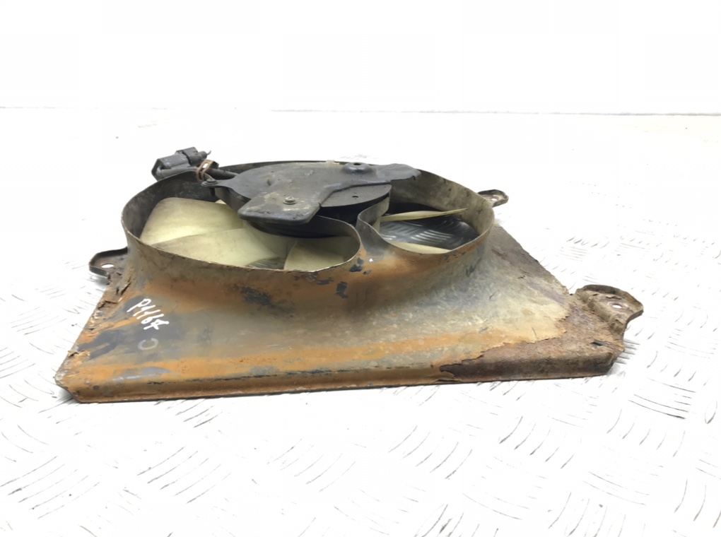 Вентилятор радиатора бу для Toyota RAV4 1 2.0 i, 1998 г. Вентилятор радиатора бу для Toyota RAV4 1 2.0 i, 1998 г.