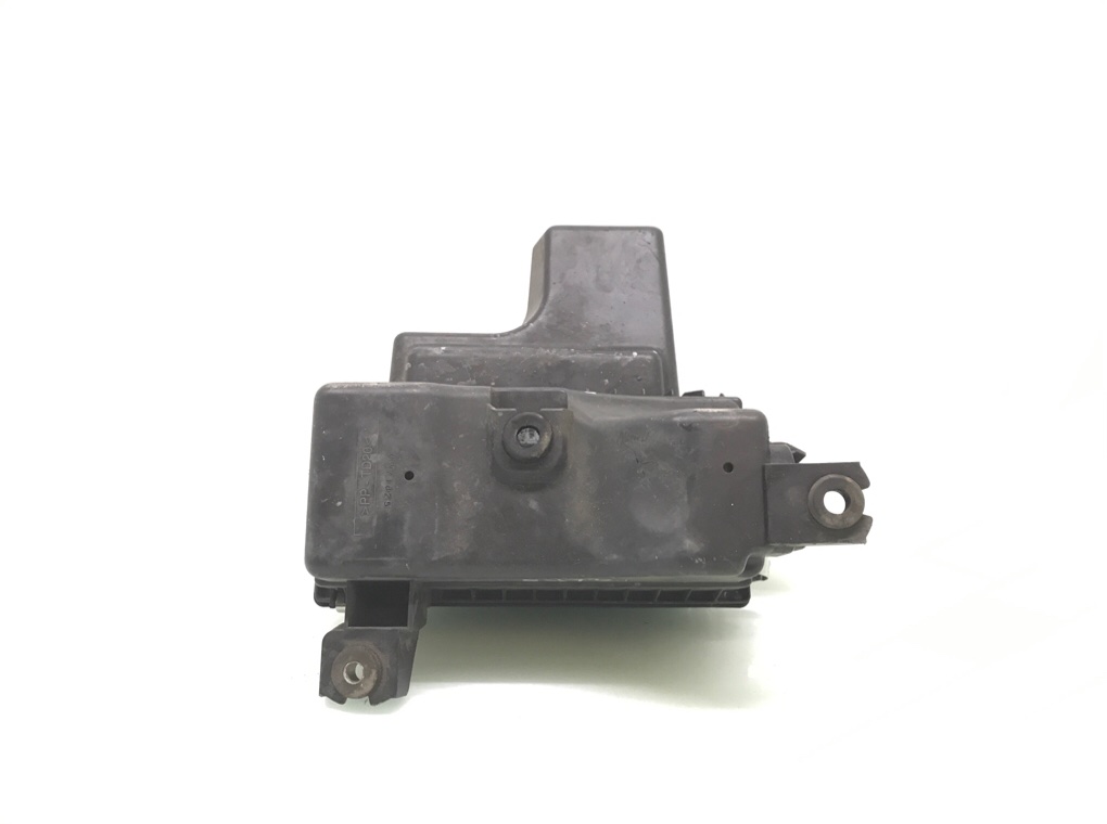 Корпус воздушного фильтра бу для Mitsubishi Colt 6 1.1 i, 2006 г. Корпус воздушного фильтра бу для Mitsubishi Colt 6 1.1 i, 2006 г.