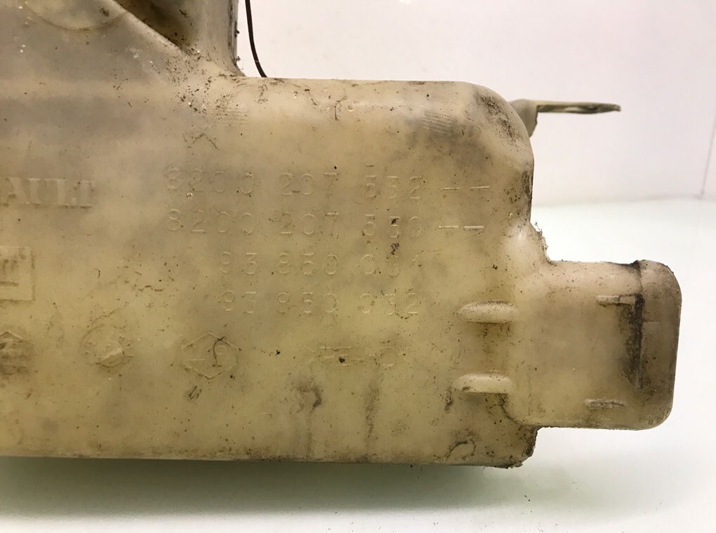 Бачок омывателя бу для Opel Vivaro 1 1.9 DCi, 2005 г. Бачок омывателя бу для Opel Vivaro 1 1.9 DCi, 2005 г.