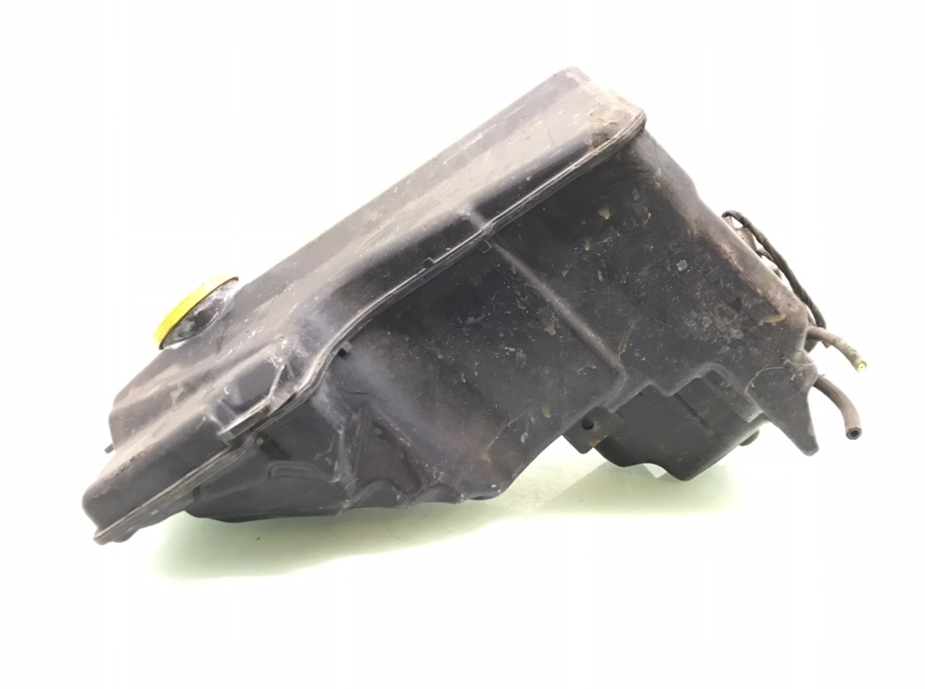 Бачок омывателя бу для Mazda 6  1 2.0 i,  2003 г.