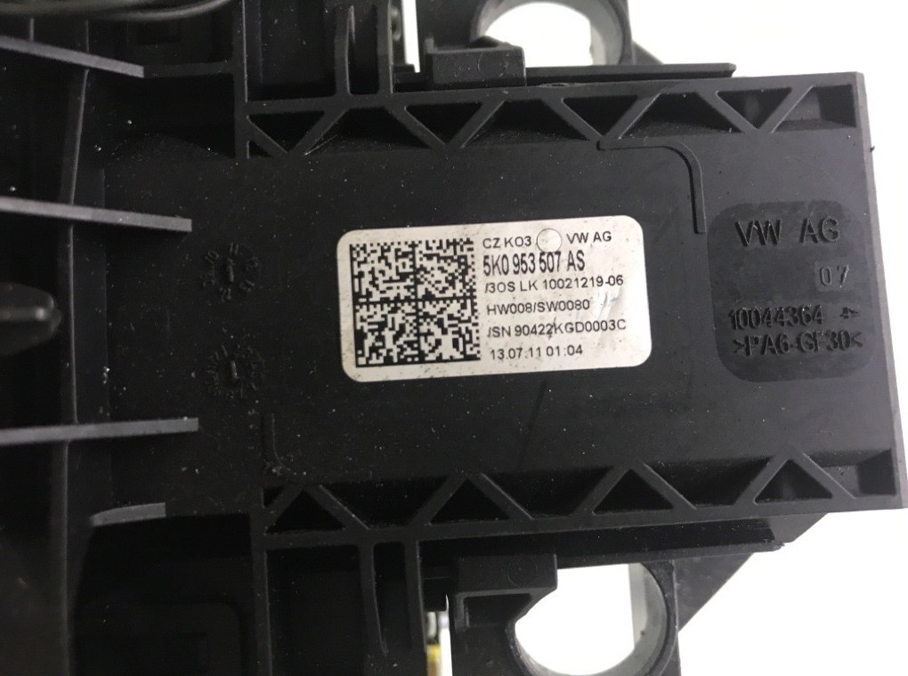 Переключатель подрулевой (стрекоза) бу для Volkswagen Golf 6 1.6 TDi, 2011 г. Переключатель подрулевой (стрекоза) бу для Volkswagen Golf 6 1.6 TDi, 2011 г.