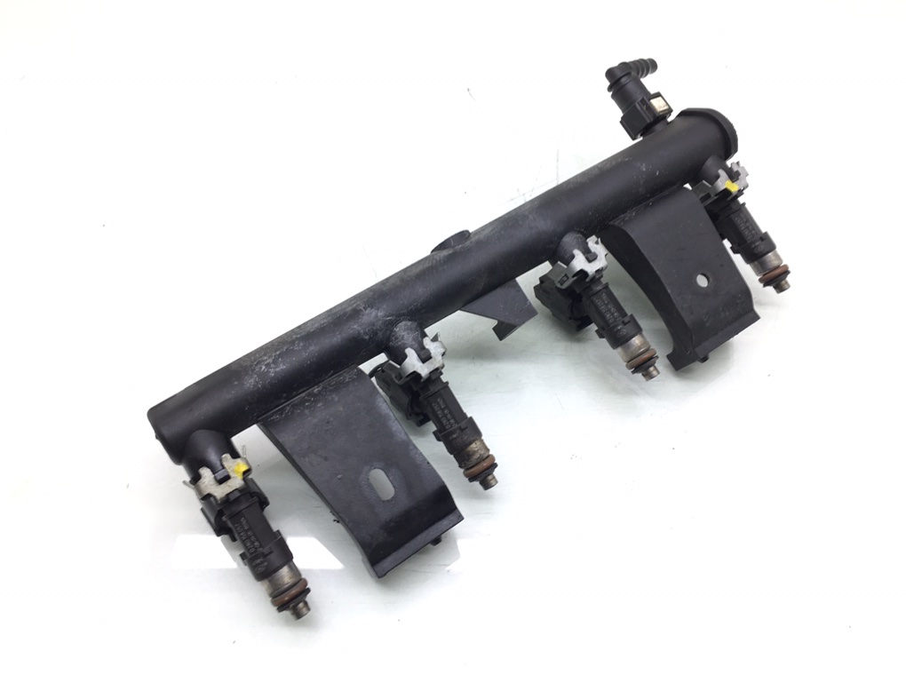 Топливная рампа бу для Citroen Xsara Picasso  1.6 i,  2005 г.