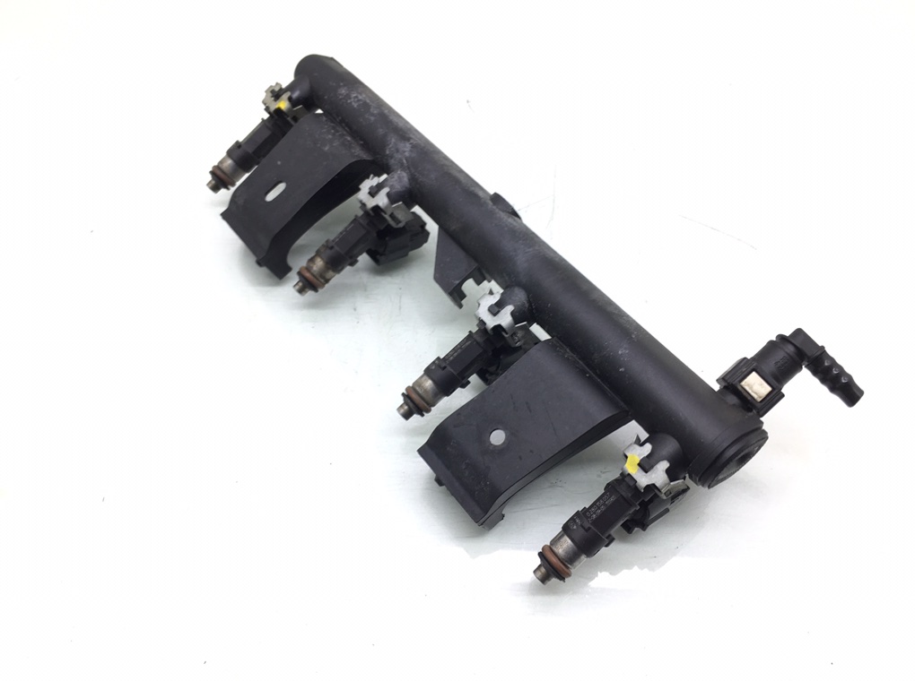 Топливная рампа бу для Citroen Xsara Picasso  1.6 i,  2005 г.