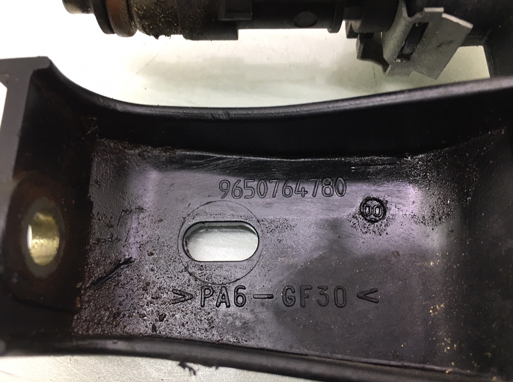 Топливная рампа бу для Citroen Xsara Picasso  1.6 i,  2005 г.