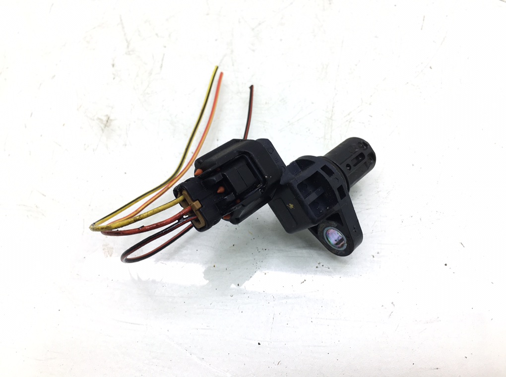 Датчик распредвала бу для Suzuki Ignis 2 1.3 i, 2005 г. Датчик распредвала бу для Suzuki Ignis 2 1.3 i, 2005 г.