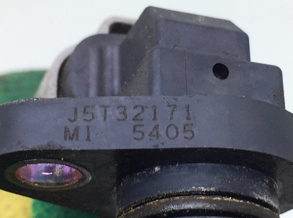 Датчик коленвала бу для Suzuki Ignis 2 1.3 i, 2005 г. Датчик коленвала бу для Suzuki Ignis 2 1.3 i, 2005 г.