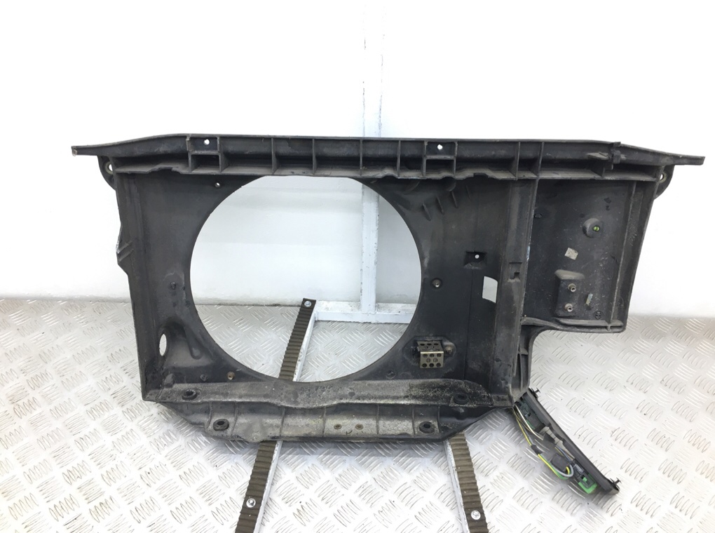 Панель передняя (телевизор) бу для Peugeot 206 1 2.0 i, 2001 г. Панель передняя (телевизор) бу для Peugeot 206 1 2.0 i, 2001 г.