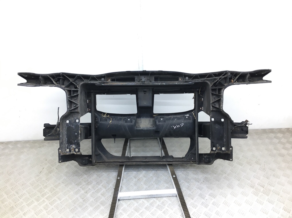 Панель передняя (телевизор) бу для BMW 3 E90/E91/E92/E93 2.0 TD,  2007 г.