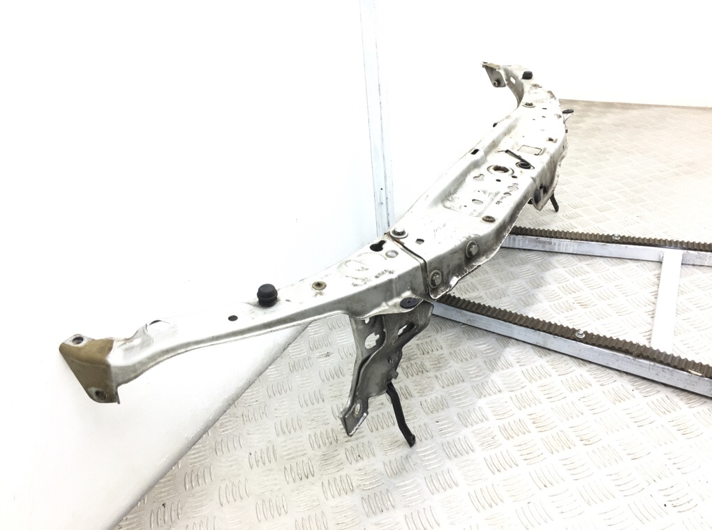 Панель передняя (телевизор) бу для Opel Astra H 1.8 i,  2009 г.